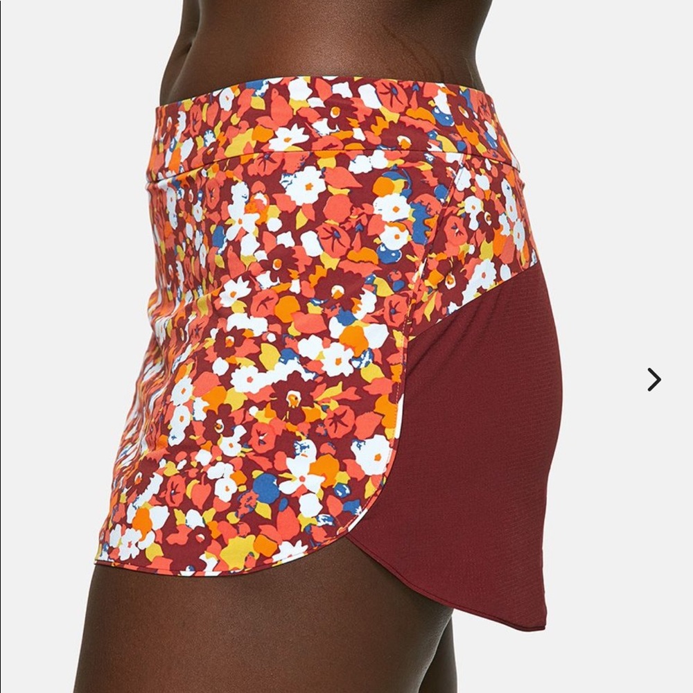 Exercise Skort in Paprika Blooms